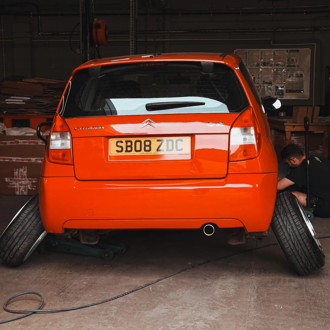 Custom Knives vs. Production Knives The Ultimate Showdown