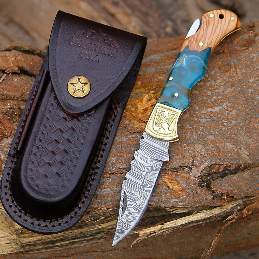 Unique Custom Pocket Knives with Exquisite Handles