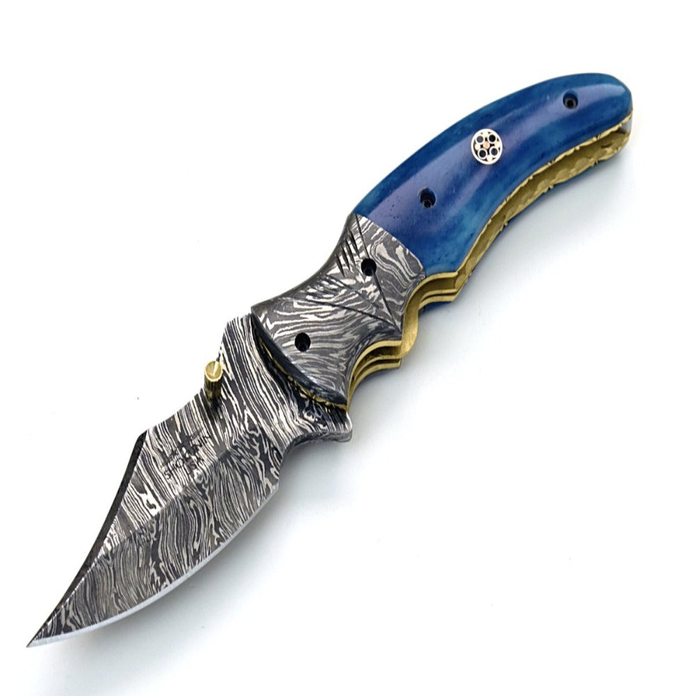 Tactical vs. Traditional Choosing the Right Pocket Knife
