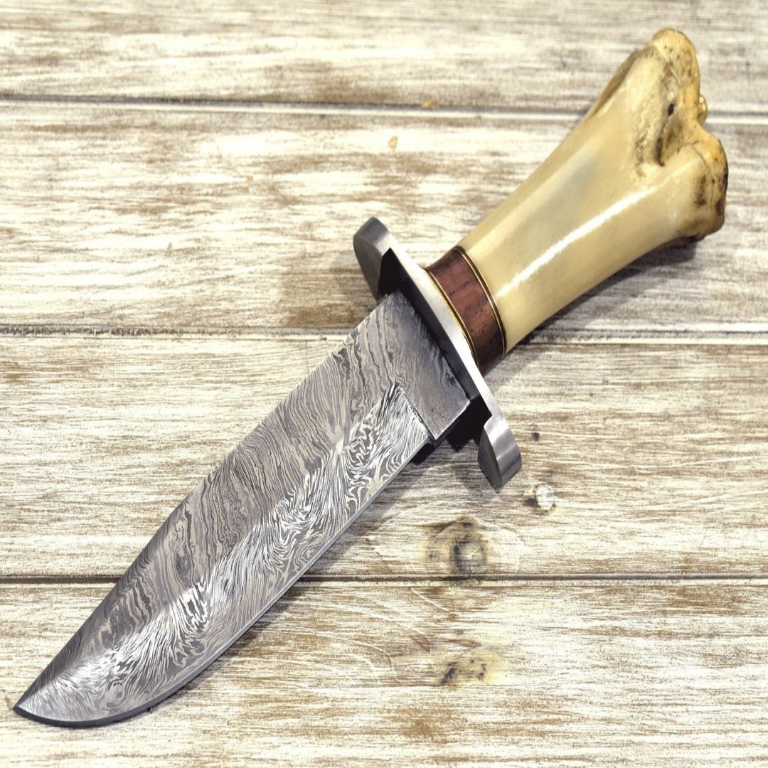Engraved Damascus Knives for Unique Gift Ideas