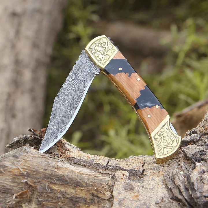 Goldenbolt Knives - Goldenbolt Handmade Damascus EDC Knife with Leather Sheath &amp; Olive Wood Handle - Shokunin USA