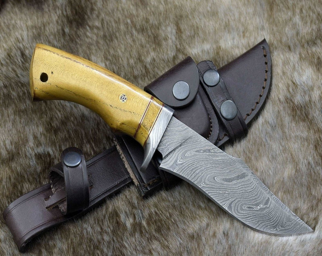 Odyssey Hunting Knife – Odyssey Damascus Hunting Knife with Exotic Yellow Heart Handle – shokuninusa