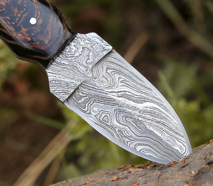 SHAWTY Damascus Knive - Double-Edged Blade with Pine Cone Handle